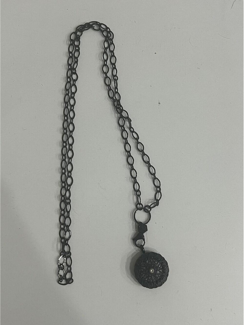 Origami Owl Jewelry Oil Diffuser Black Locket and Necklace
